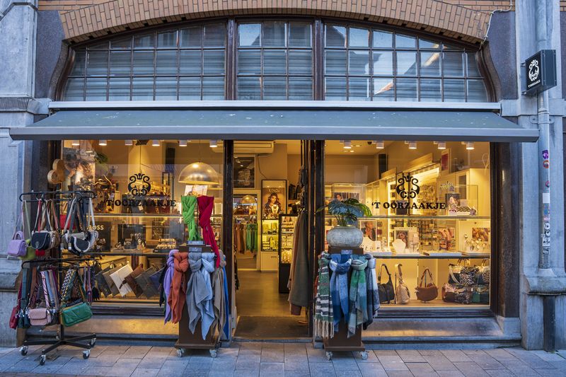 Winkelpand van 't Oorzaakje aan de Haarlemmerstraat in Leiden